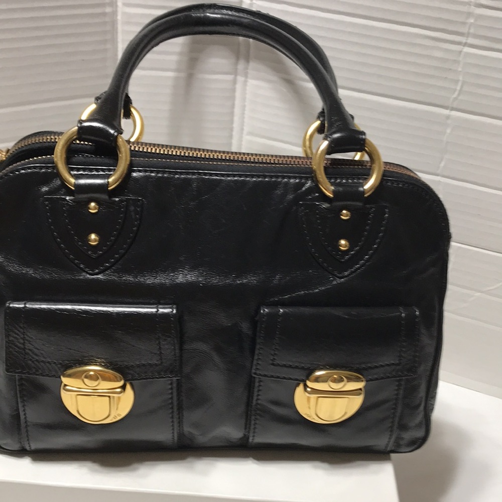 Marc Jacobs triple compartment satchel with double lock and gold tone hardware. - Picture 13 of 16